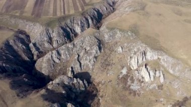Bir dron gelen derin kireçtaşı gorge hava dron görünümü