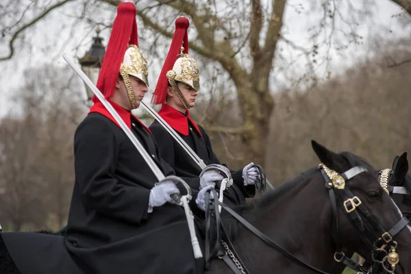 Soldados em cavalos durante o desfile, Londres — Fotografia de Stock