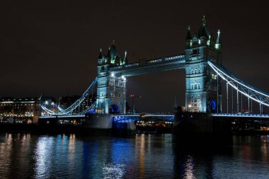Tower bridge gece