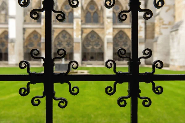 Inner courtyard of the Westminster Abbey — Stock Photo, Image