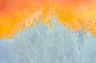 Madencilik kalıntıları ile doğa kirliliğinin havadan görünümü