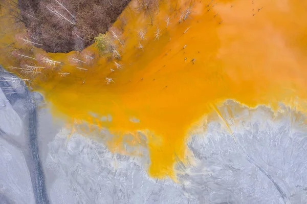 Vue aérienne de la pollution de la nature par les résidus miniers — Photo
