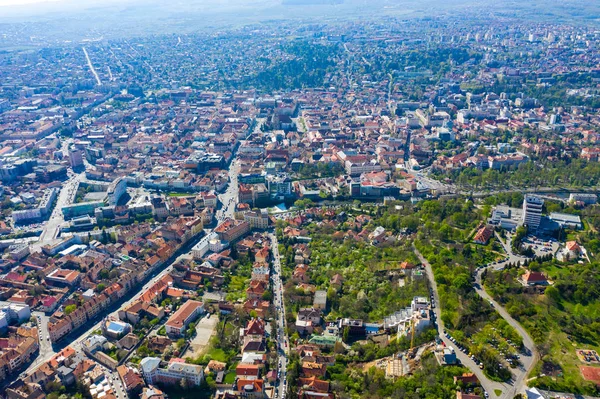 Vista aérea de edifícios da cidade a partir de um drone — Fotografia de Stock