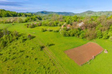 Kırsal evlerin havadan görünümü
