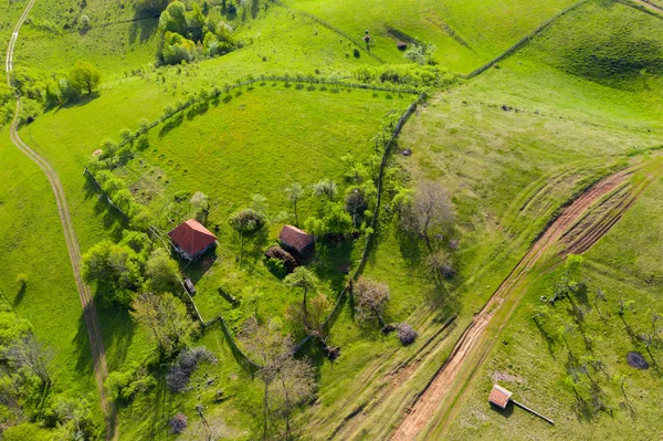 Flygvy över landsbygdshus — Stockfoto