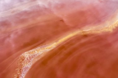 Kırmızı maden suyunun soyut hava arka planı 