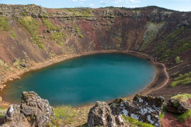 Altın Çember'deki Kerid krater gölü, İzlanda