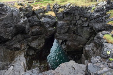 Arnarstapi bazalt kaya kemeri oluşumu, İzlanda
