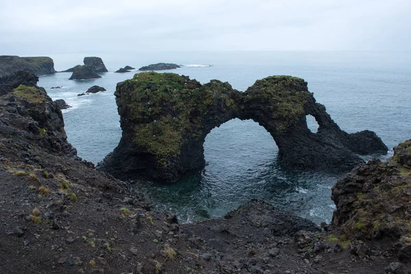 Arnarstapi čedičová formace, Island — Stock fotografie