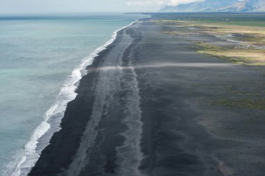 Reynisfjara siyah kumlu plaj, İzlanda