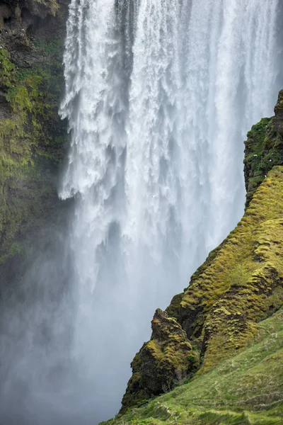 Cascata skogafoss in ghiandaia — Foto Stock