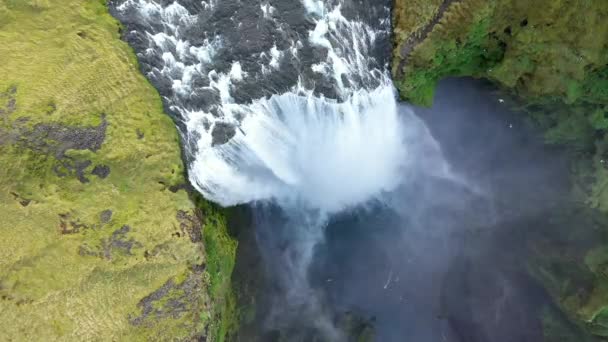 Vista Aérea Del Dron Cascada Skogafoss Islandia Una Las Atracciones — Vídeo de stock