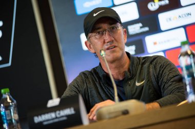 Tenis antrenörü Darren Cahill basın toplantısında