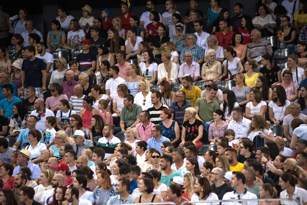 Tłum ludzi w Tribune — Zdjęcie stockowe