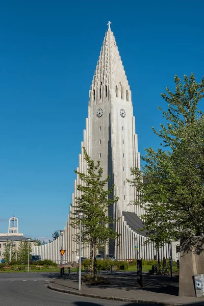 Hallgrimskirkja lutherska kyrkan Reykjavik, Island — Stockfoto