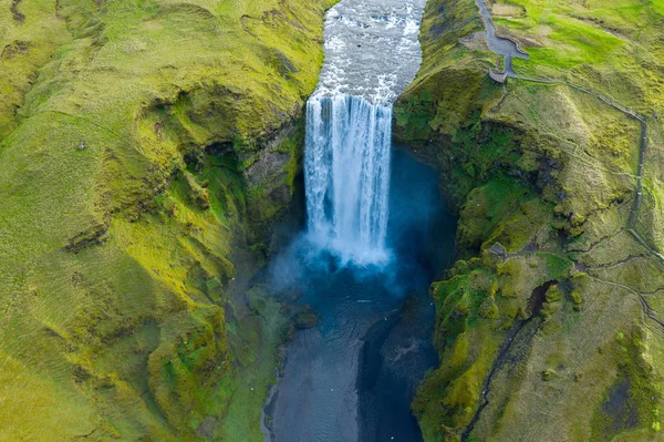 Вид на водоспад Скооафосс, Ісландія від безпілотника — стокове фото