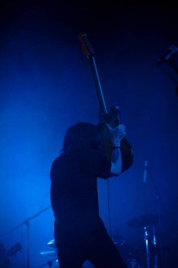 Sahnede canlı konser