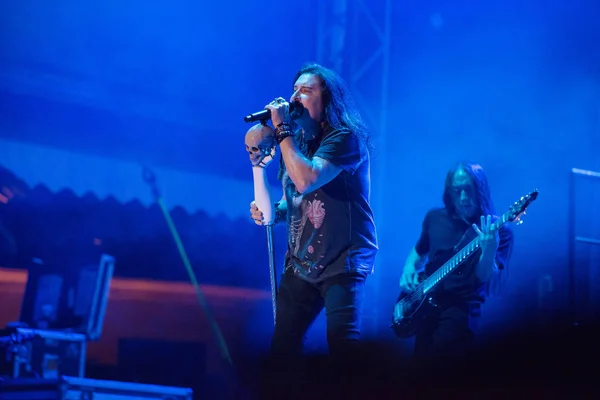 Il cantante James Labrie canta dal vivo — Foto Stock