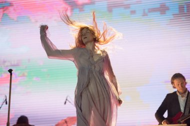 Floransa ve Makine canlı konser