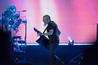 Jordan Rudess klavyeci canlı performans