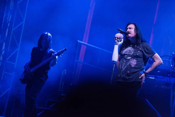 Vocalist James Labrie singing live — Stock Photo, Image