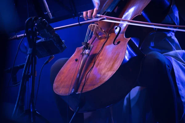 Detail of a cello on the stage — Stock Photo, Image