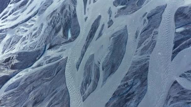 Vliegen Een Groot Ijslands Gletsjerriviersysteem Vanaf Een Smeltende Ijsberg Zwarte — Stockvideo