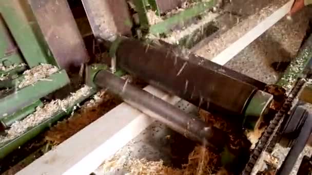 Piallatura Scriccatura Una Trave Quadrata Legno Una Vecchia Macchina Lavorazione — Video Stock