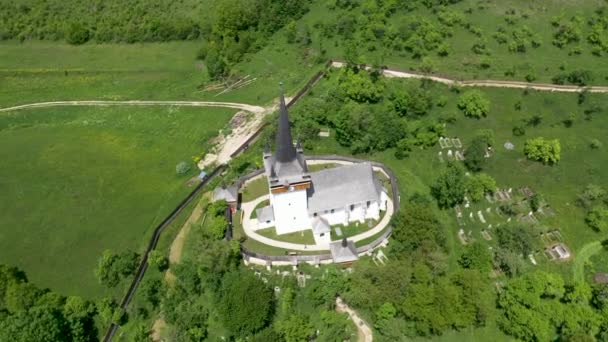 Volando Por Encima Valeni Magyarvalko Iglesia Húngara Reformada Transilvania Rumania — Vídeo de stock