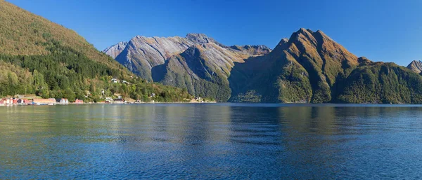 Der Hjorundfjord Von Saebo More Romsdal Norwegen — Stockfoto