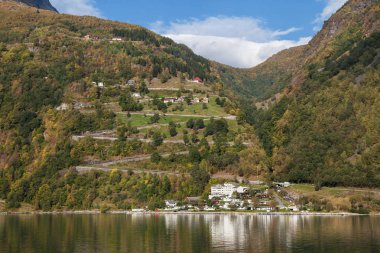 Geirangerfjord daha fazla og görülen yol kartal Romsdal, Norveç.