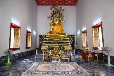 Bangkok, Tayland, naga tarafından korunaklı Buda ile Wat Pho Batı Vihara