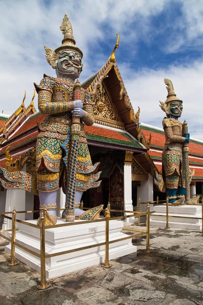 Yakshas Maiyarab Και Wirunchambang Στο Wat Phra Kaew Μπανγκόκ Ταϊλάνδη — Φωτογραφία Αρχείου