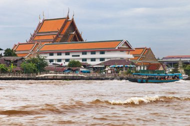 Wat Kalayanamitr görülen Chao Phraya Nehri, Bangkok, Tayland