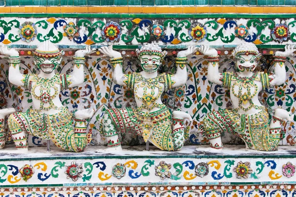 Cáriátides de Wat Arun — Fotografia de Stock