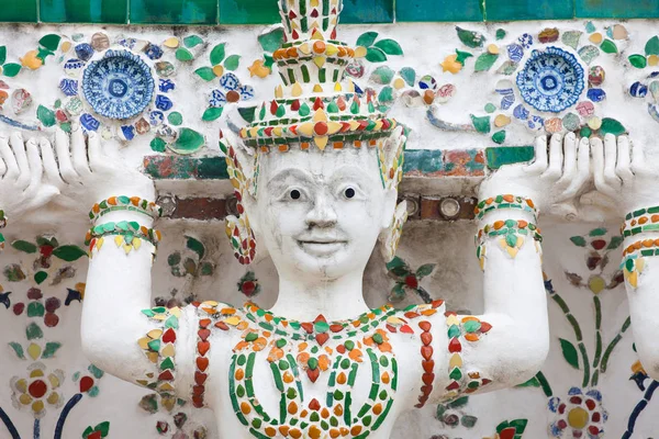 Kariatide op Wat Arun — Stockfoto