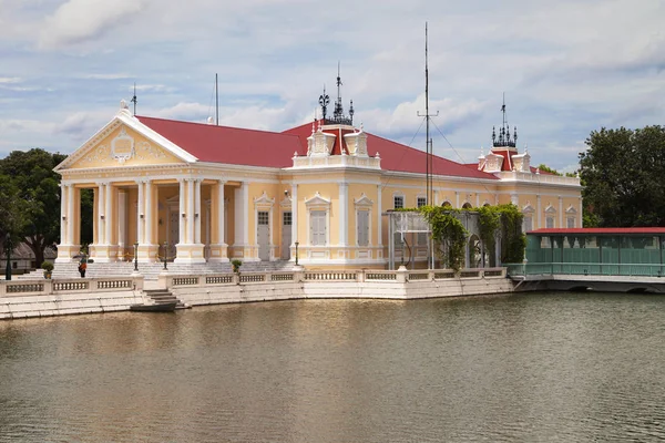 Warophat Phiman Throne Hall en Bang Pa-In Palace —  Fotos de Stock