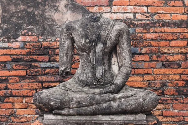 Headless Buddha at Wat Chaiwatthanaram — Stock Photo, Image
