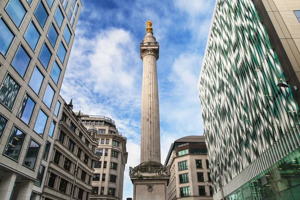 Пам "ятник Великій лондонській пожежі — стокове фото