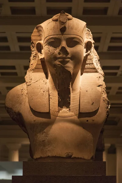 Бюст короля Аменхотепа III — стоковое фото