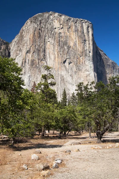 El Capitan dal punto di vista dell'autunno del velo nuziale — Foto Stock