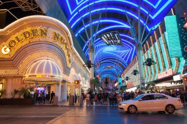 Las Vegas, Nevada - 30 Ağustos 2019: Las Vegas, Nevada 'daki Fremont Street' te Golden Nugget