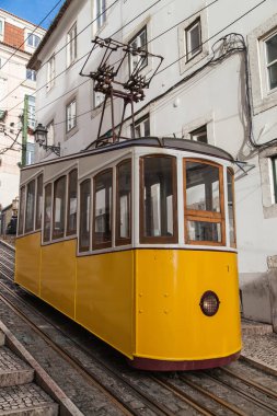 Lizbon, Portekiz - 21 Aralık 2019: Lizbon, Portekiz 'de Bica Füniküler