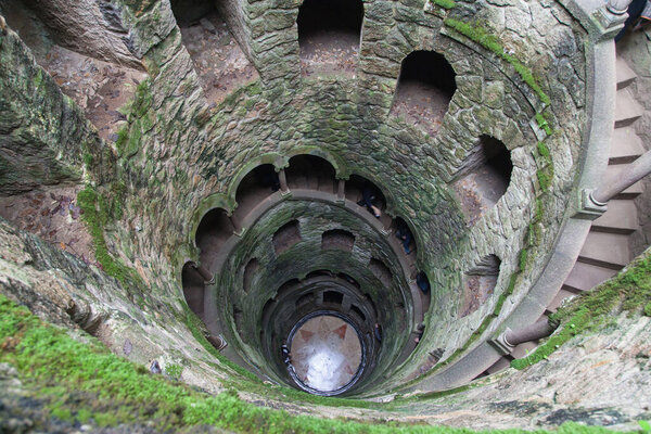 Посвящение в Кинта-да-Регалейра, Синтра, Португалия