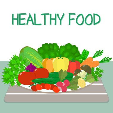 Taze, organik sebze çizgili peçete bir masada beyaz tabakta kümesi. Sağlıklı gıda.