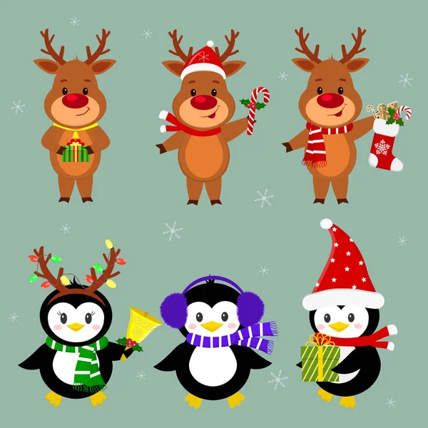 Tarjeta de Año Nuevo y Navidad. Un conjunto de tres pingüinos y tres personajes de ciervos en diferentes sombreros y poses en invierno. Caja con un regalo, dulces, calcetines, campana. Estilo de dibujos animados, vector — Vector de stock