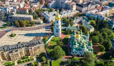 Hava dron görünümü St Sophia Katedrali ve yukarıdan, Kiev cityscape, Ukrayna'nın başkenti Kiev şehir manzarası