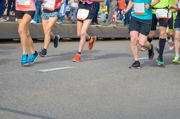 Carrera Maratón Muchos Corredores Pies Las Carreras Carretera Competencia Deportiva — Foto de Stock