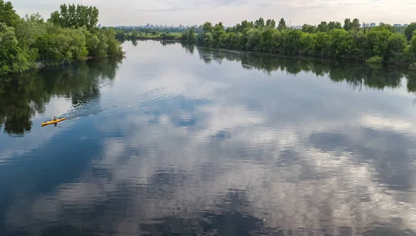 Hava Dron Görünümünü Kiev Cityscape Dnieper Dniester Nehri Yukarıdan Bahar — Stok fotoğraf