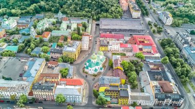Kiev cityscape, Podol tarihsel bölge manzarası yukarıdan, şehir Kiev, Ukrayna Hava üstten görünüm